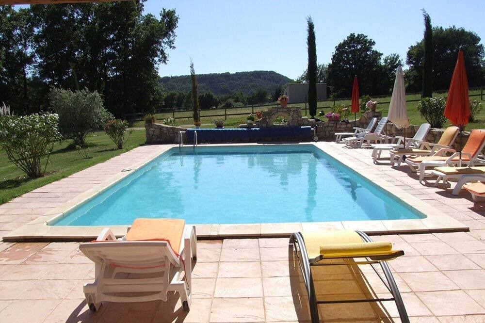Photo of Outdoor in Pierrerue
