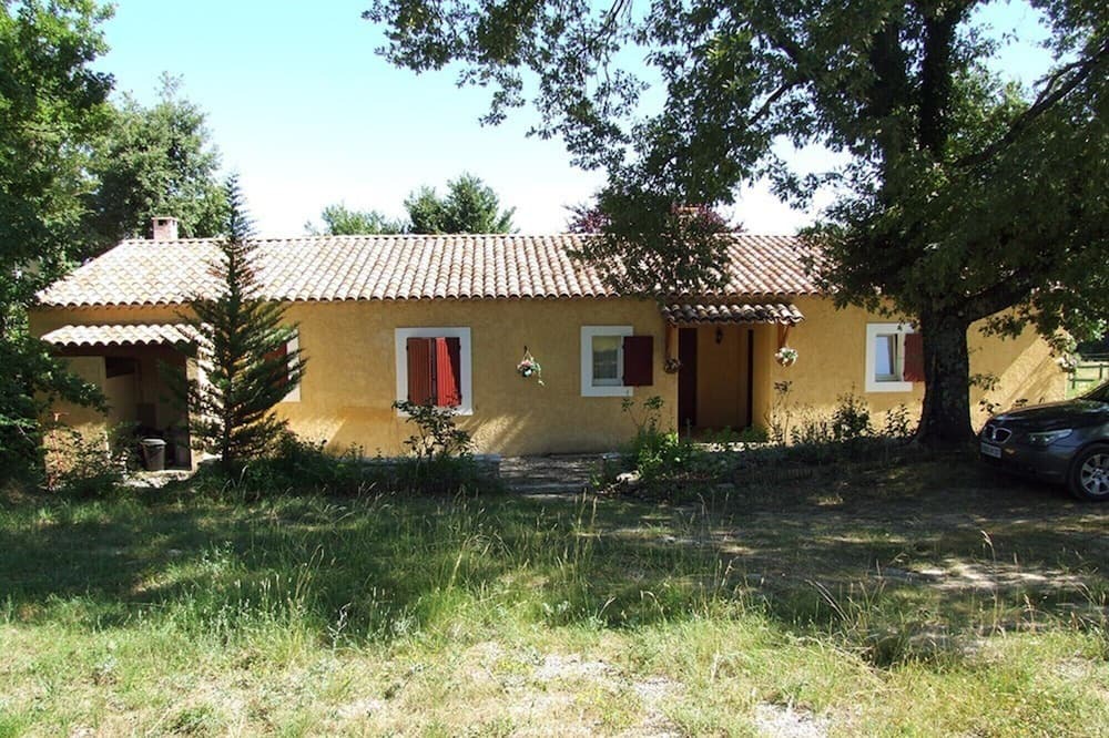Photo of Outdoor in Pierrerue