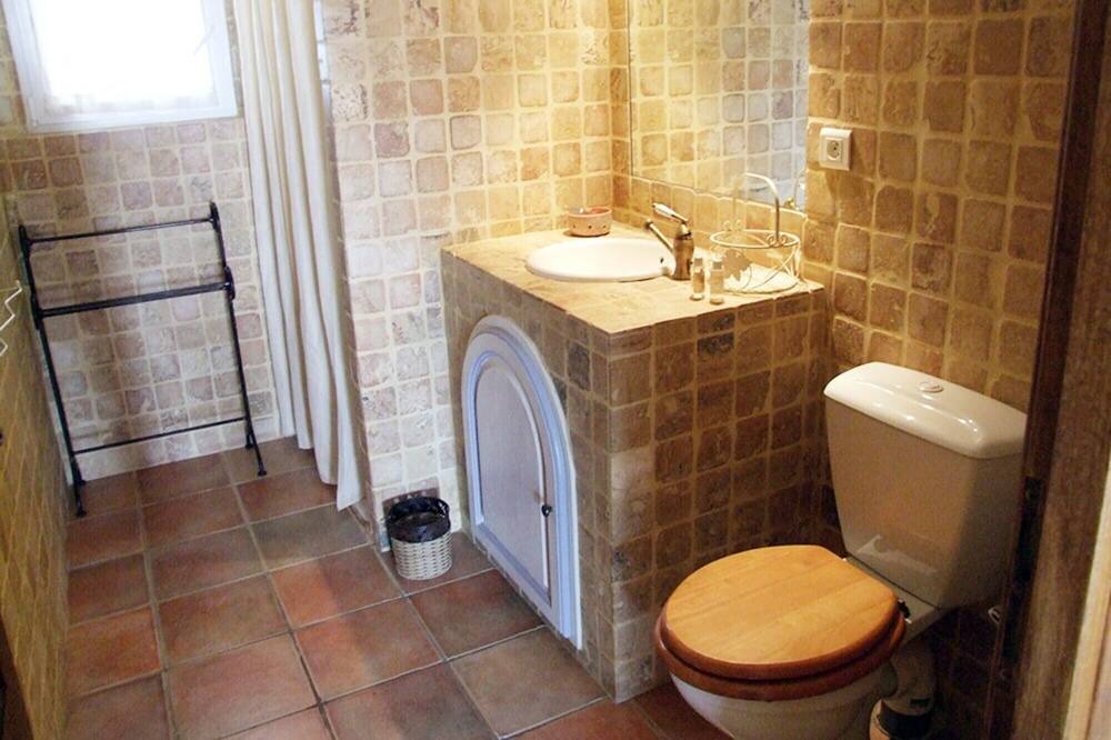 Photo of Bathroom in Pierrerue