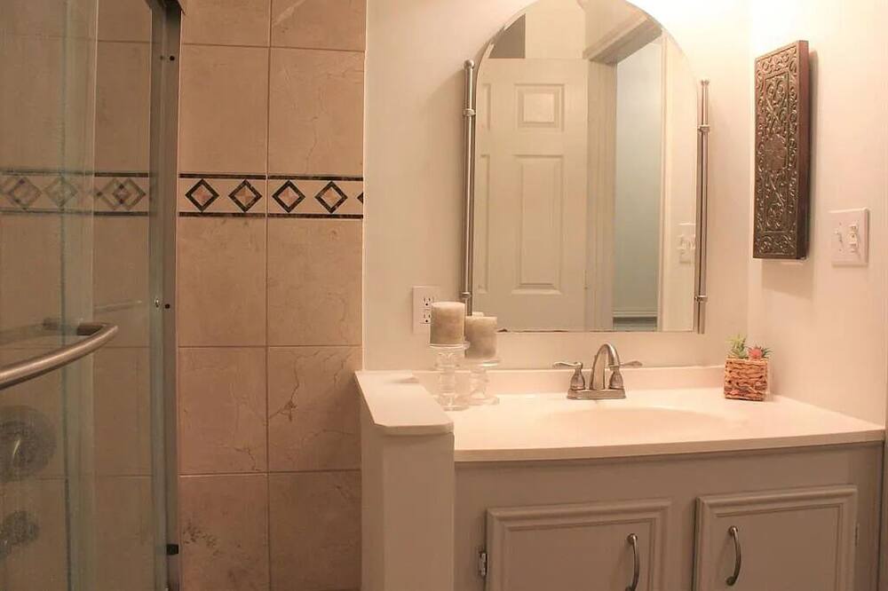 Photo of Bathroom in Brookshire