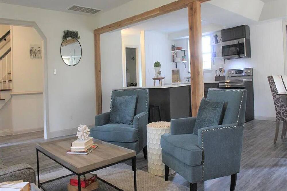 Photo of Livingroom in Brookshire