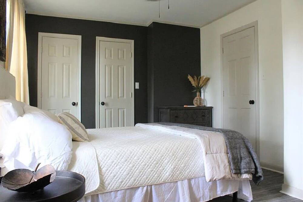 Photo of Bedroom in Brookshire