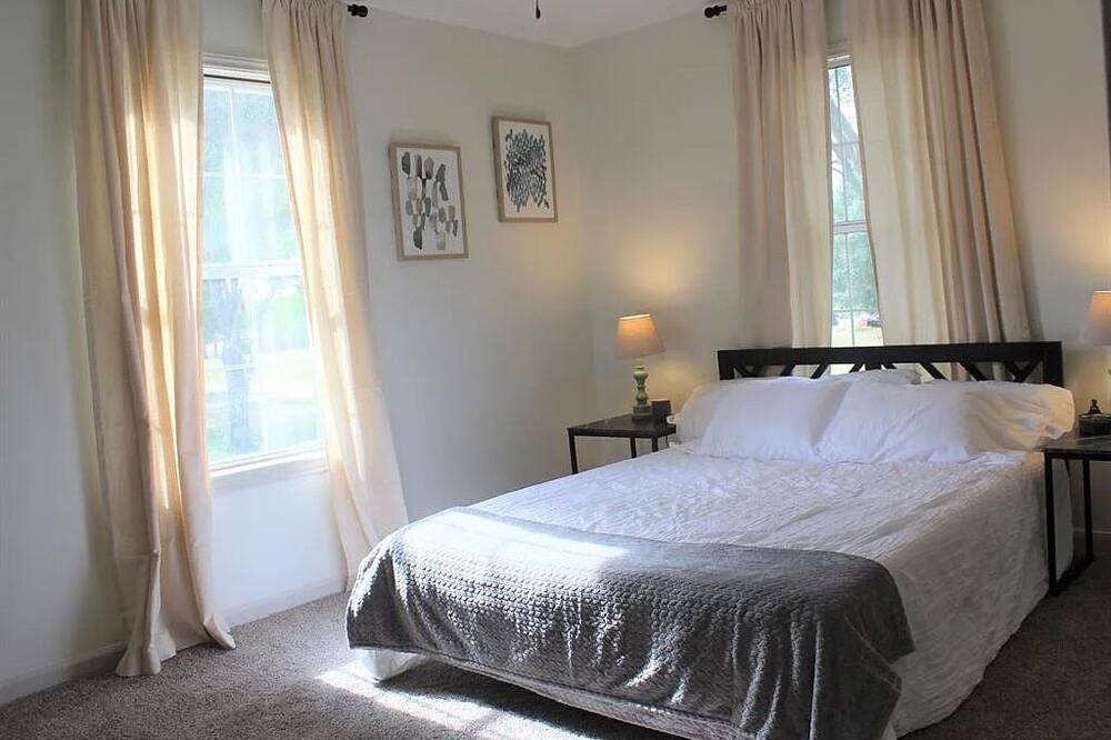 Photo of Bedroom in Brookshire