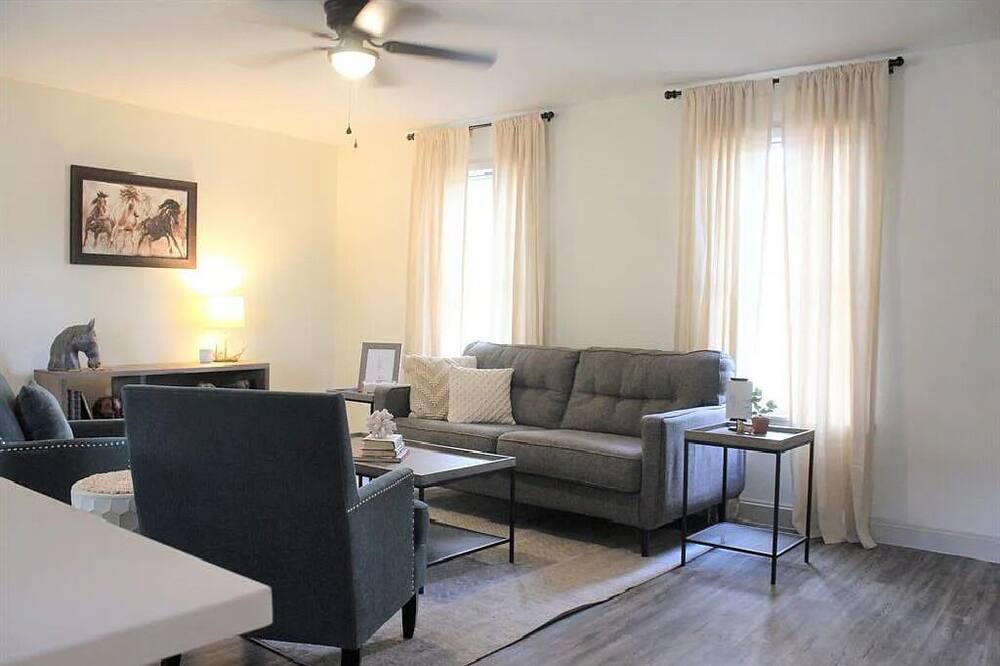 Photo of Livingroom in Brookshire