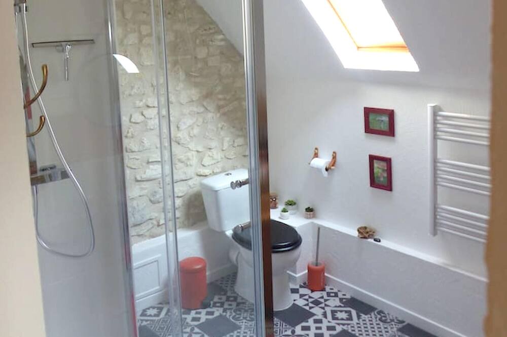 Photo of Bathroom in Concremiers