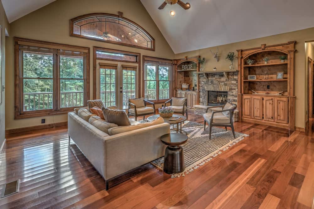 Photo of Livingroom in Blue Ridge