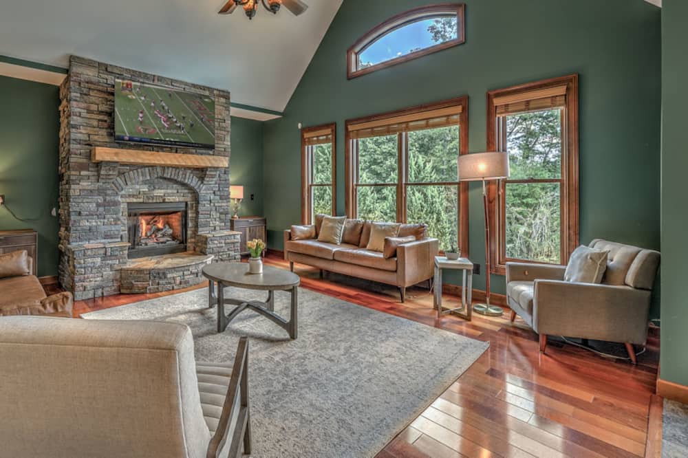 Photo of Livingroom in Blue Ridge