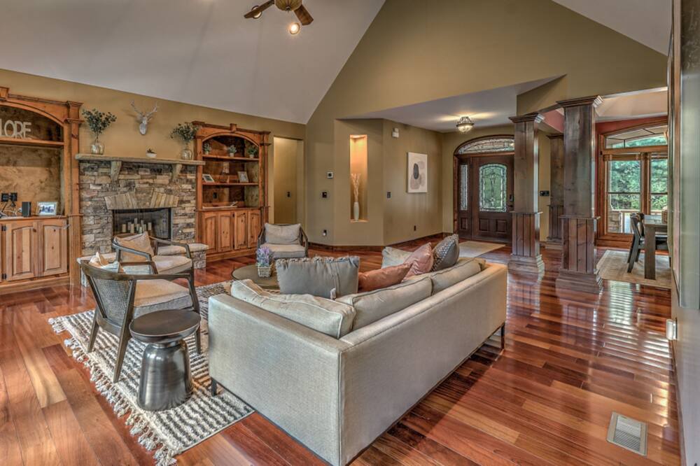 Photo of Livingroom in Blue Ridge