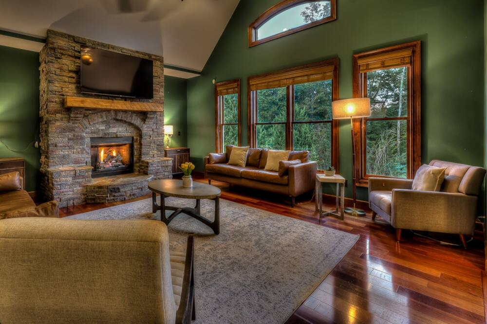 Photo of Livingroom in Blue Ridge