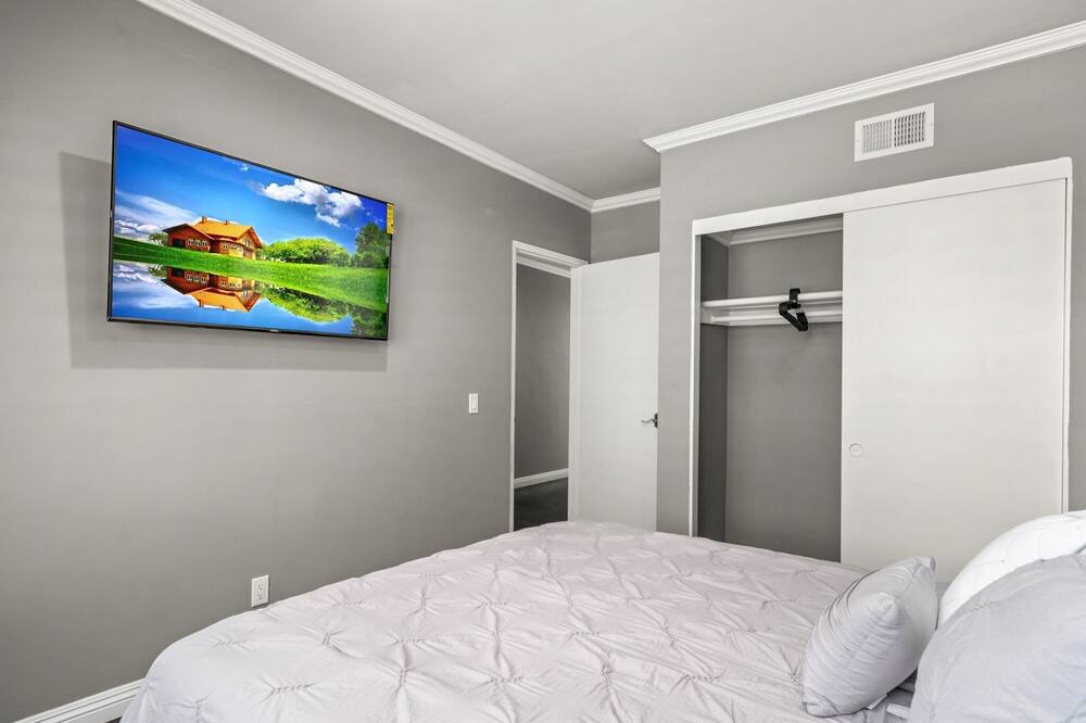 Photo of Bedroom in Montebello