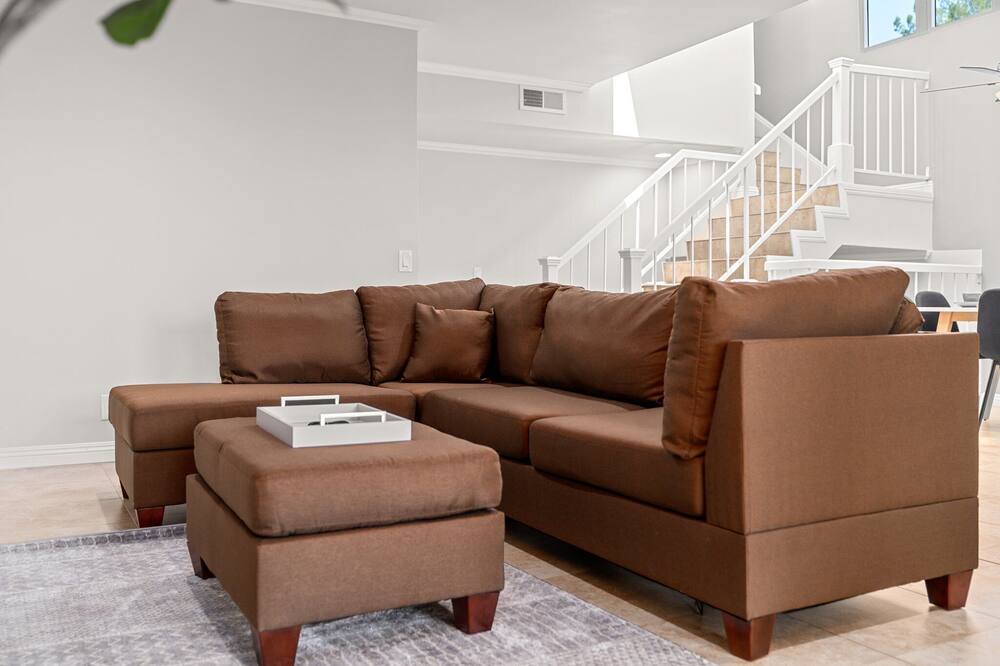 Photo of Livingroom in Montebello