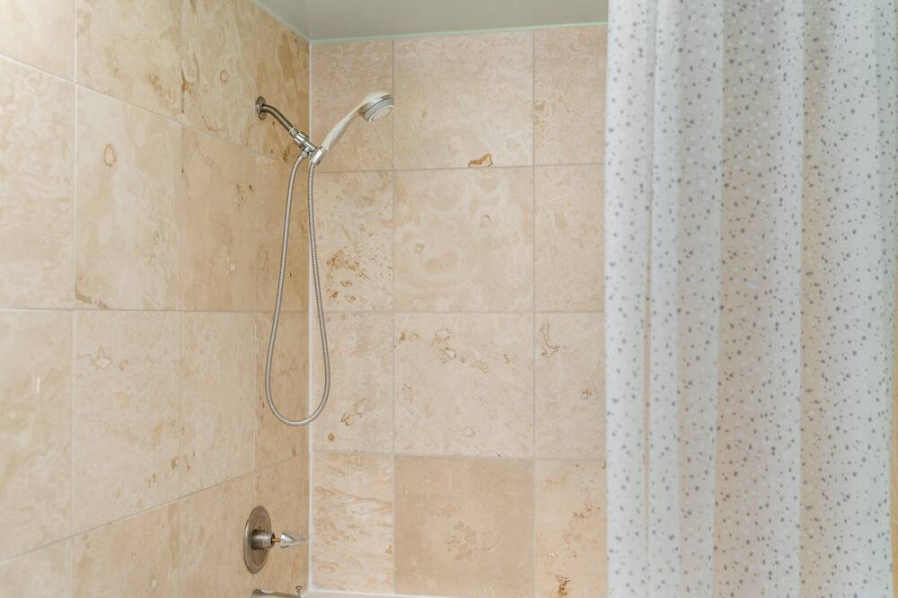 Photo of Bathroom in Montebello