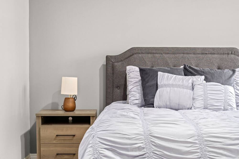 Photo of Bedroom in Montebello