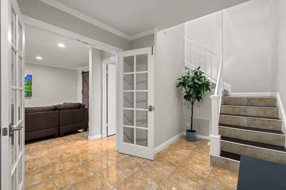 Photo of Livingroom in Montebello