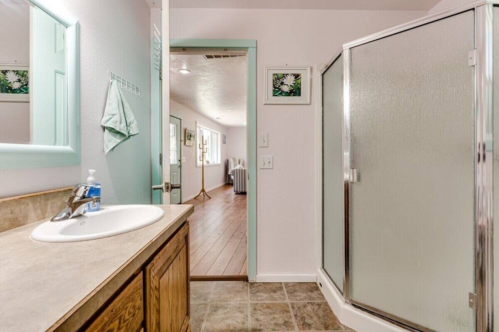 Photo of Bathroom in Leaburg