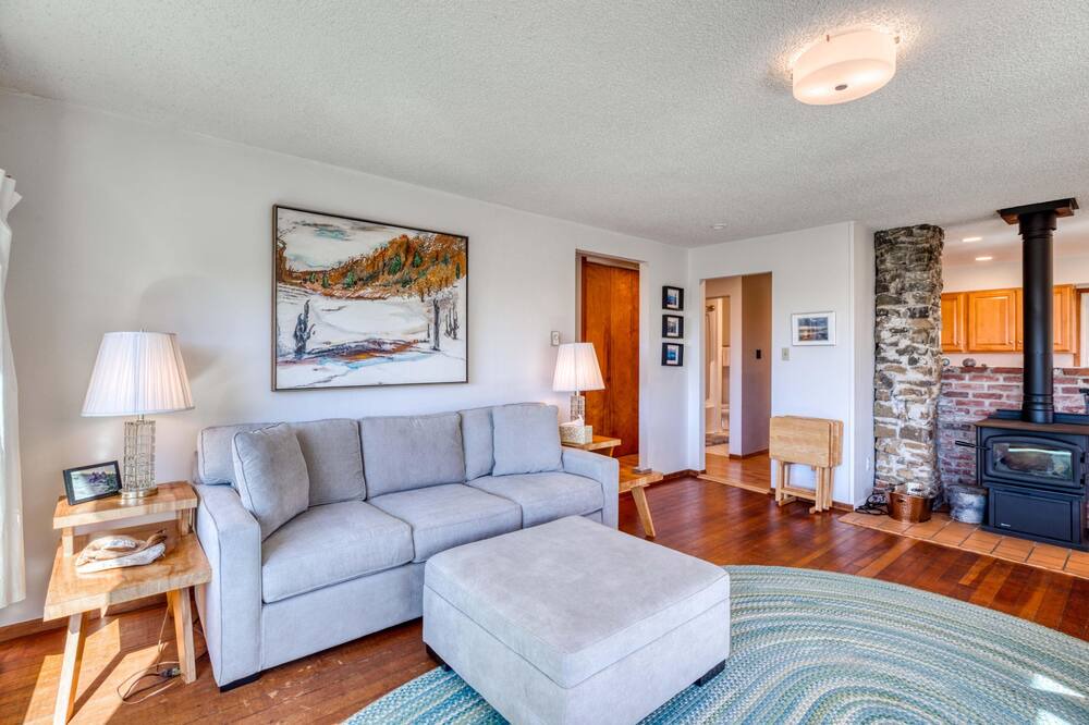 Photo of Livingroom in Neahkahnie Beach