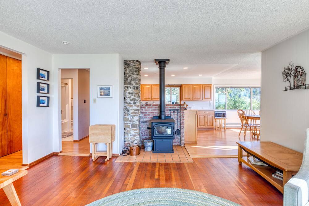Photo of Livingroom in Neahkahnie Beach