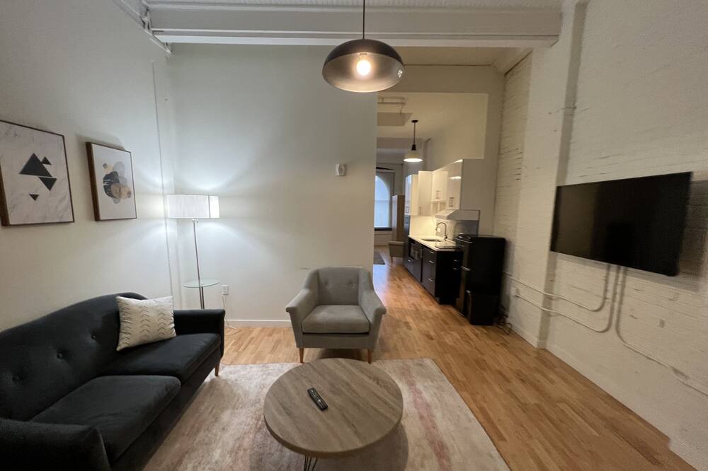 Photo of Livingroom in Downtown Hartford