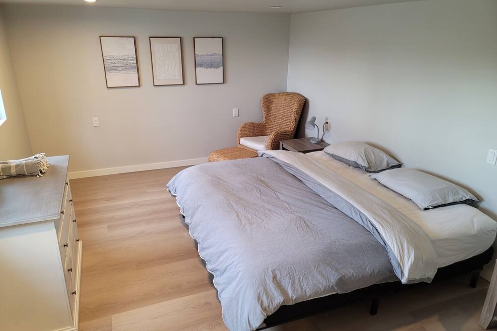 Photo of Bedroom in Oak Harbor