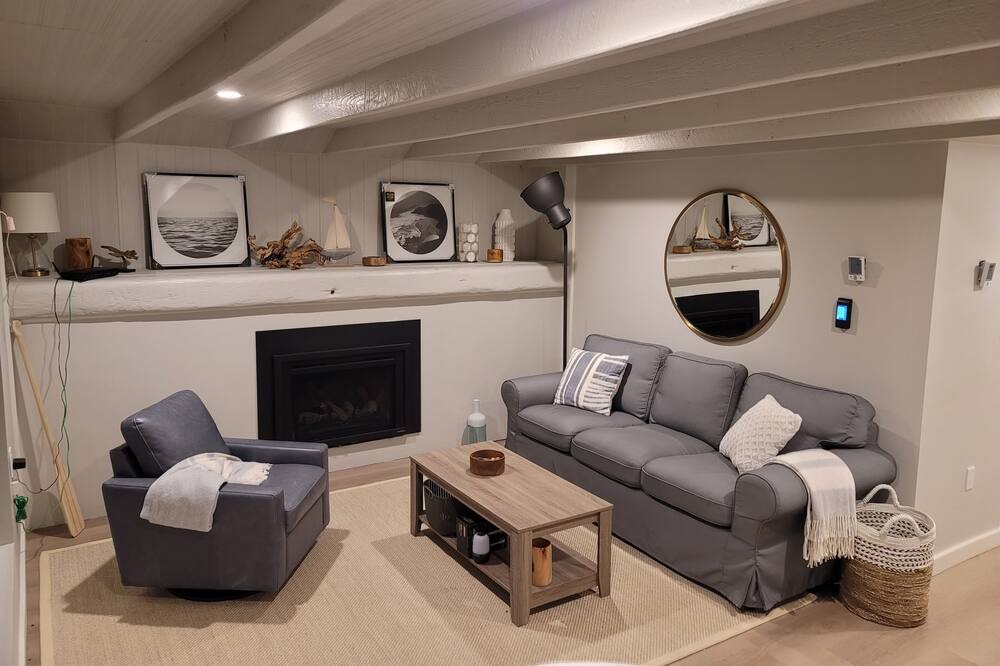 Photo of Livingroom in Oak Harbor