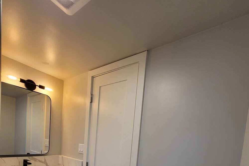 Photo of Bathroom in Oak Harbor