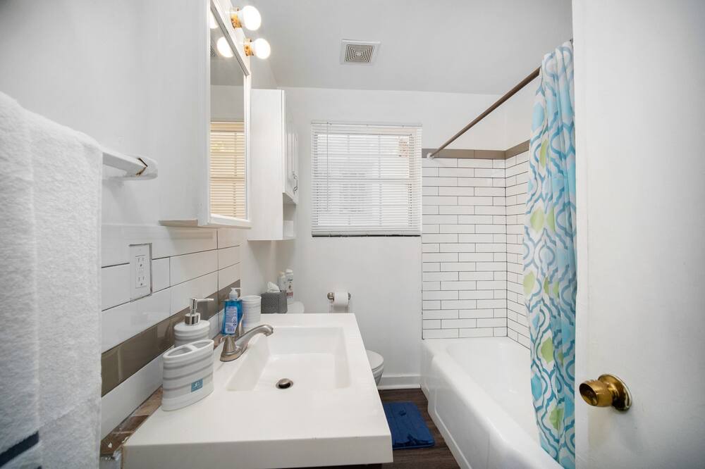 Photo of Bathroom in Murray Hill