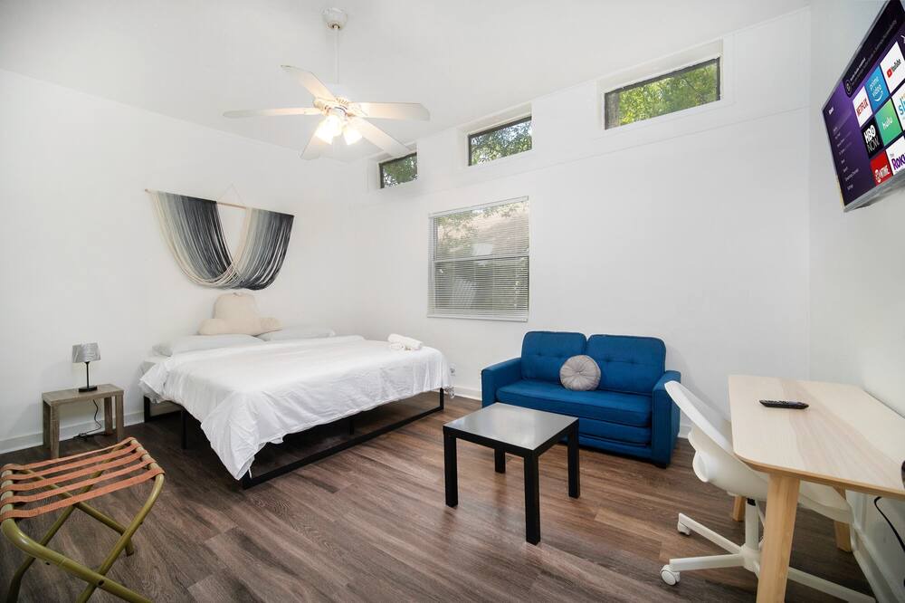 Photo of Bedroom in Murray Hill