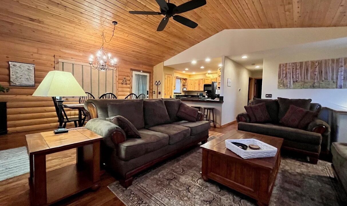 Photo of Livingroom in Drake