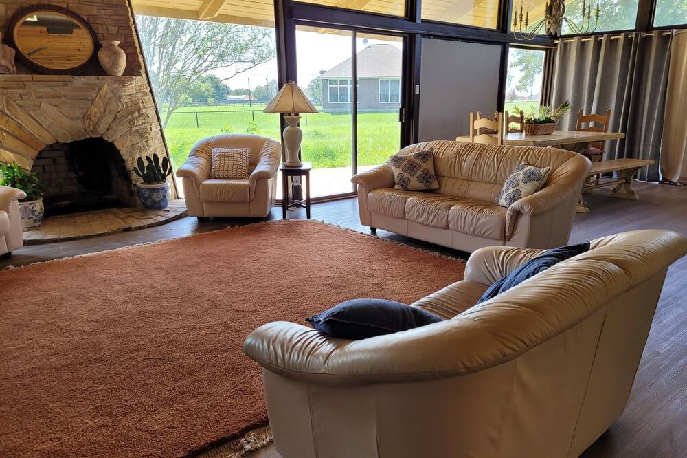 Photo of Livingroom in Bryan