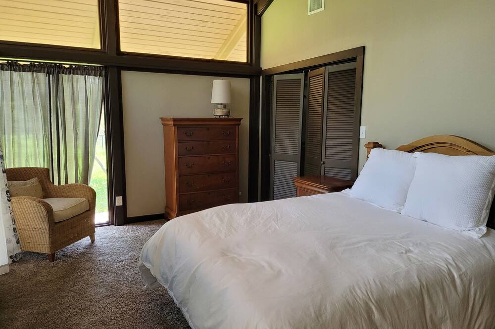Photo of Bedroom in Bryan