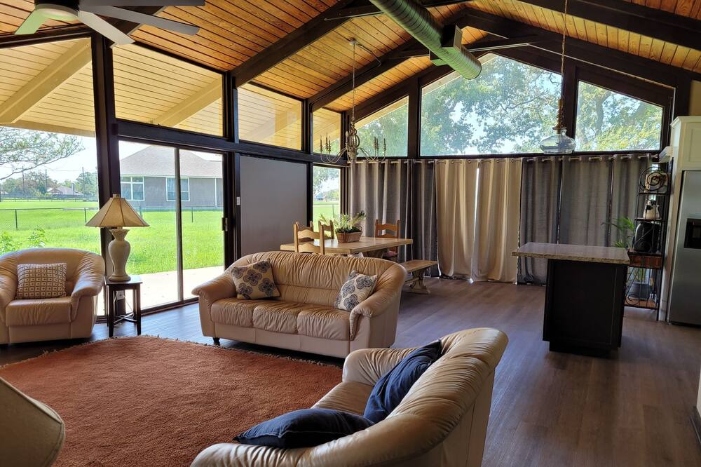 Photo of Livingroom in Bryan