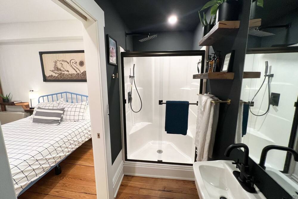 Photo of Bedroom in Thomas