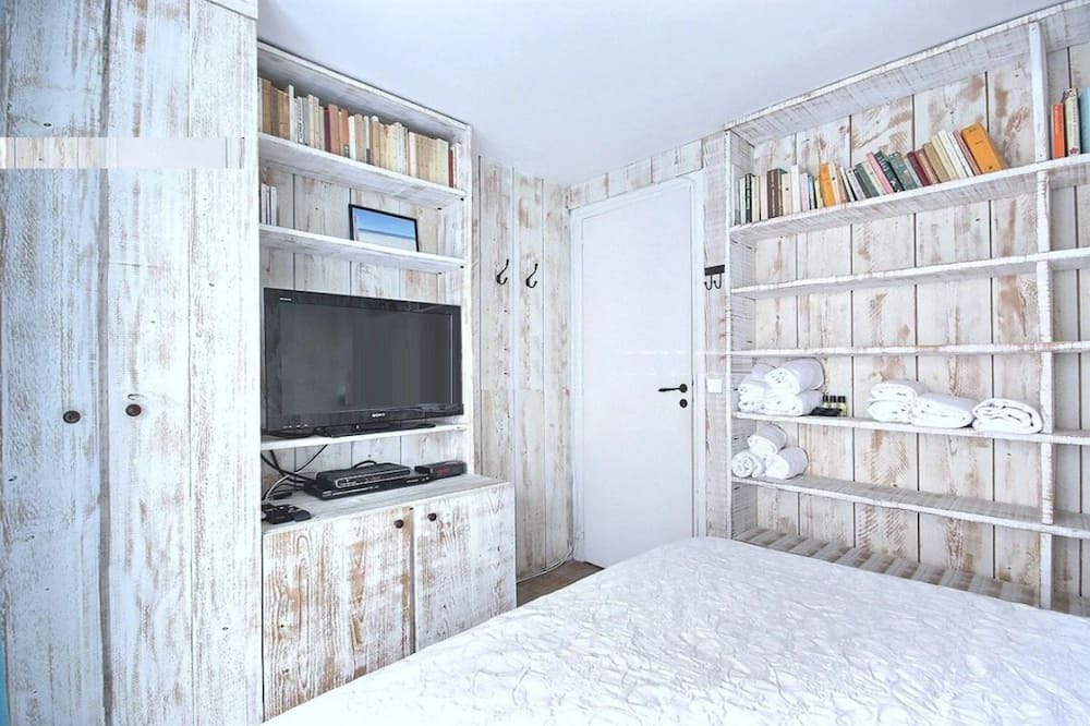 Photo of Bedroom in 6th Arrondissement