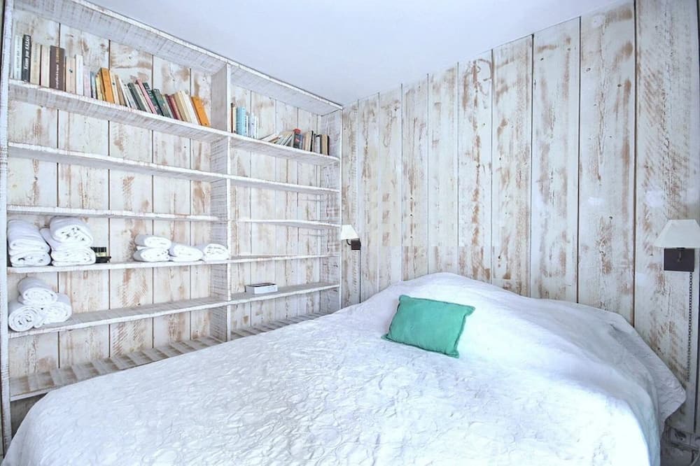 Photo of Bedroom in 6th Arrondissement