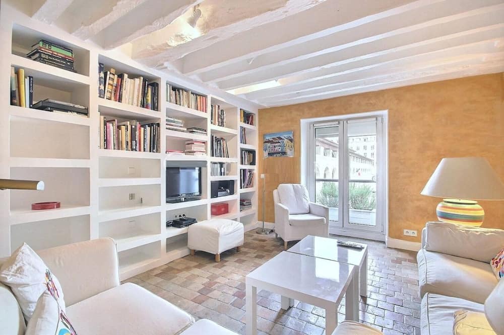 Photo of Livingroom in 6th Arrondissement