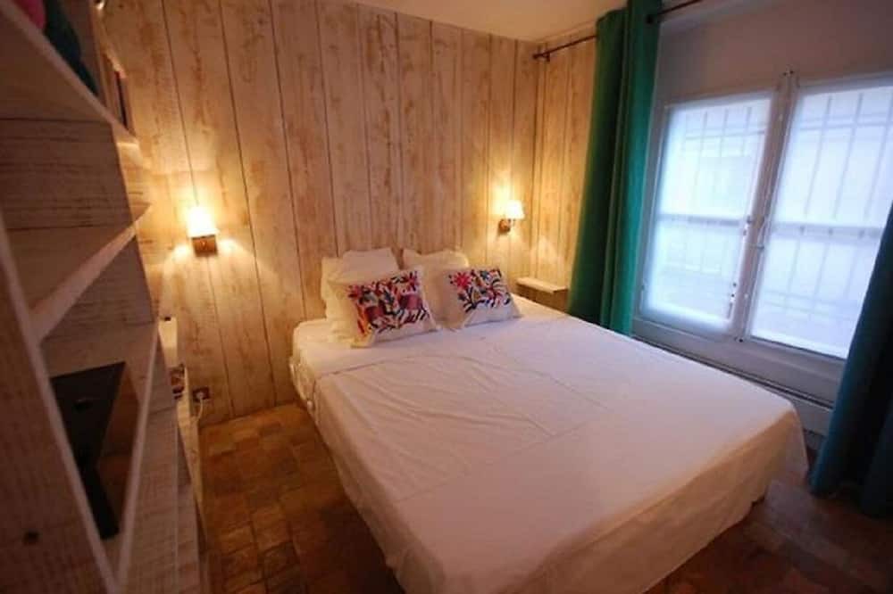 Photo of Bedroom in 6th Arrondissement