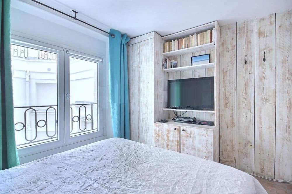 Photo of Bedroom in 6th Arrondissement