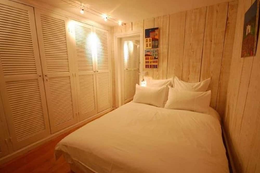 Photo of Bedroom in 6th Arrondissement