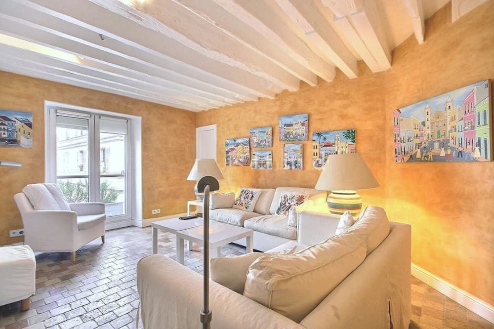 Photo of Livingroom in 6th Arrondissement