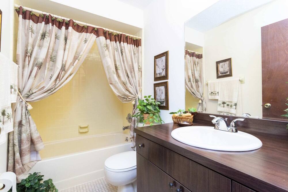 Photo of Bathroom in Poinciana