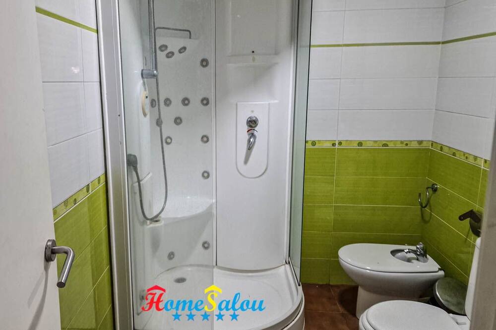 Photo of Bathroom in Reus