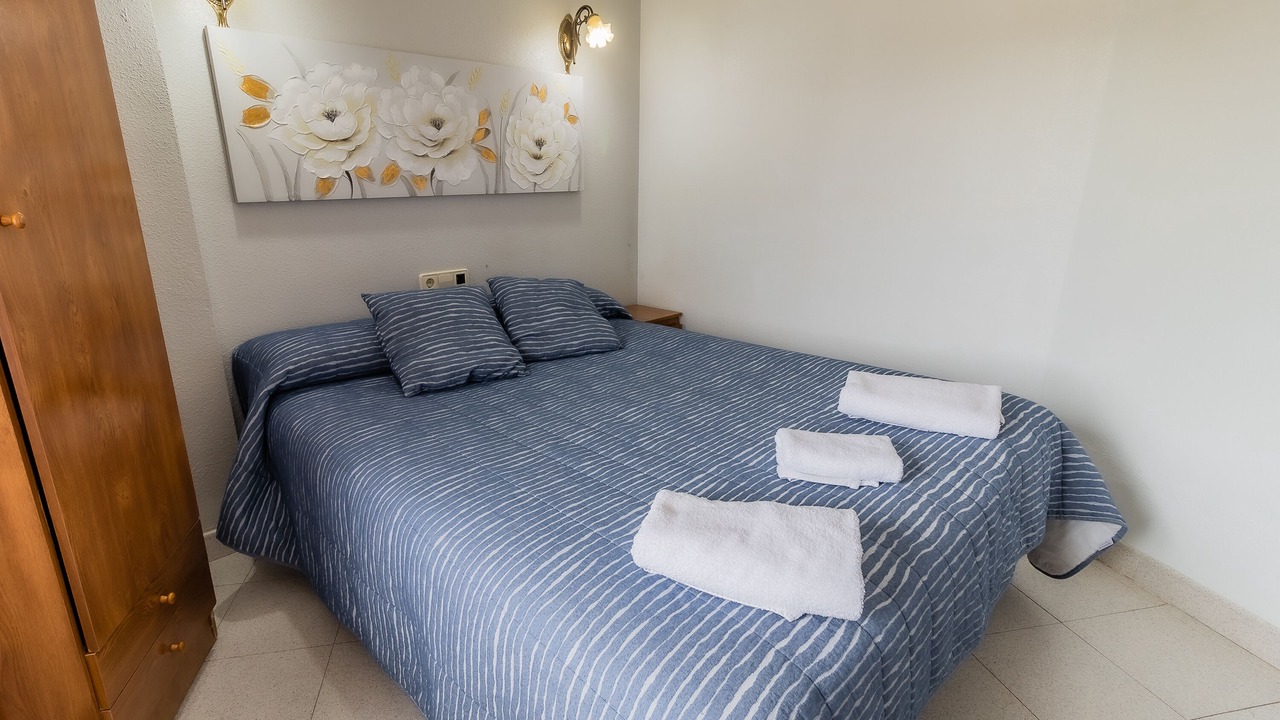 Photo of Bedroom in Villalonquejar