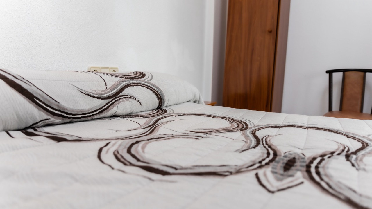 Photo of Bedroom in Villalonquejar