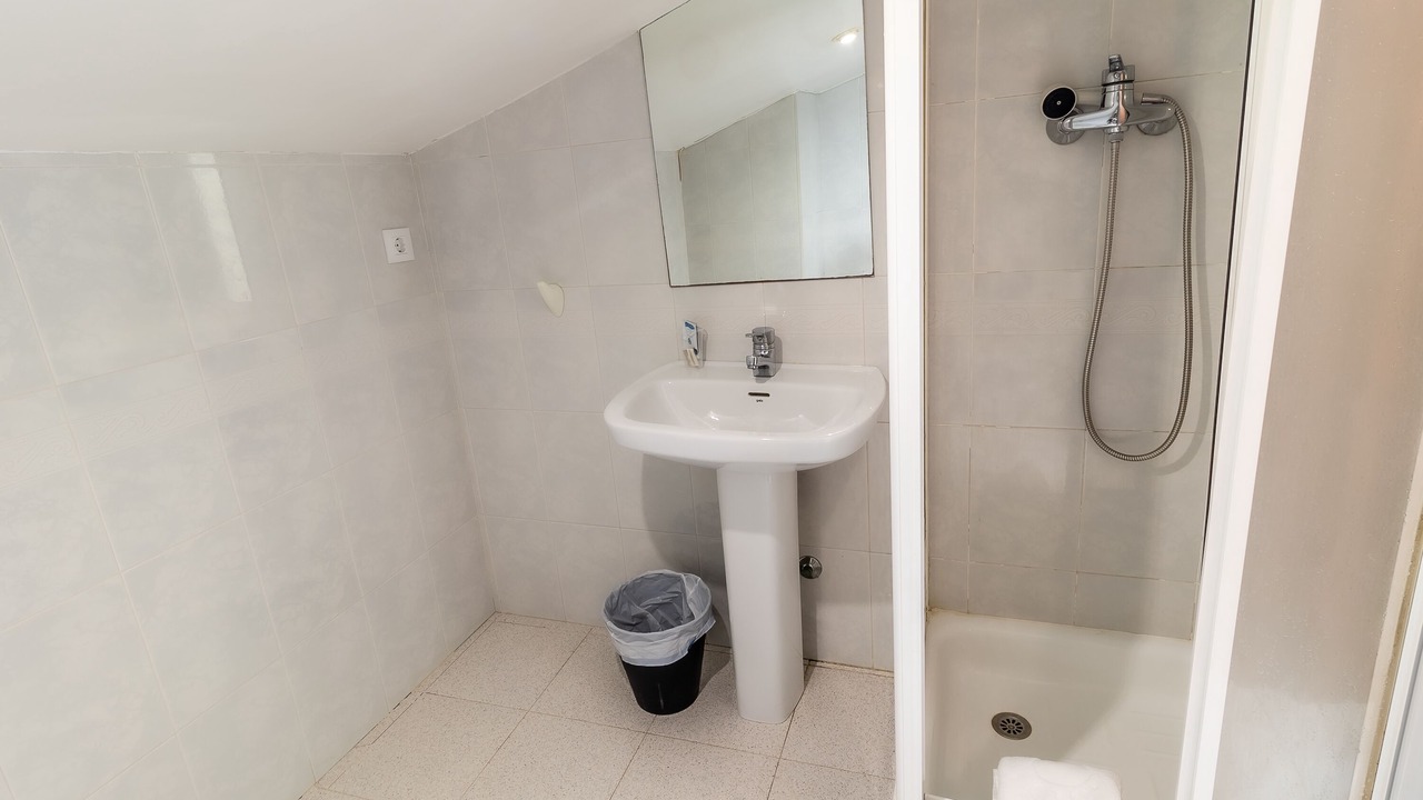 Photo of Bathroom in Villalonquejar