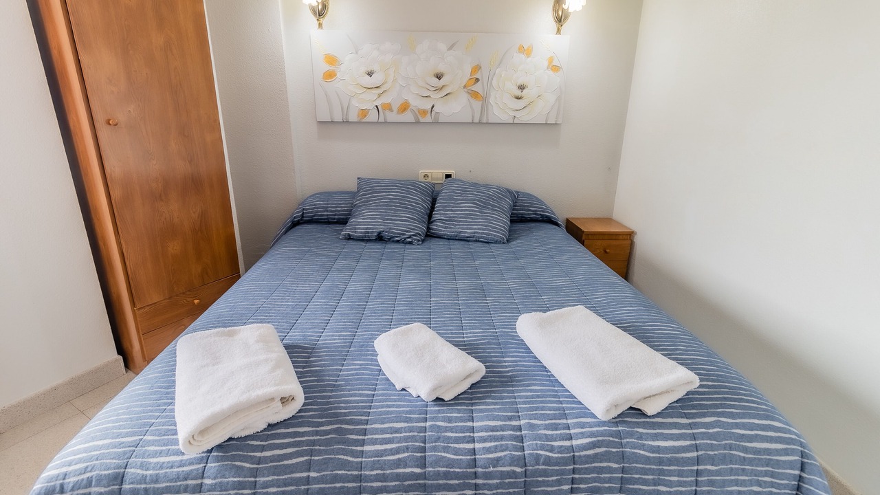 Photo of Bedroom in Villalonquejar