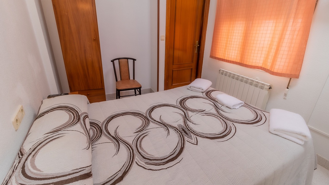 Photo of Bedroom in Villalonquejar