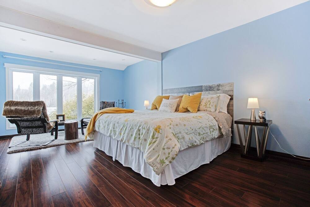 Photo of Bedroom in Val-des-Monts