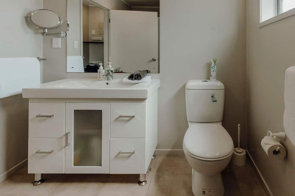 Photo of Bathroom in Oakura