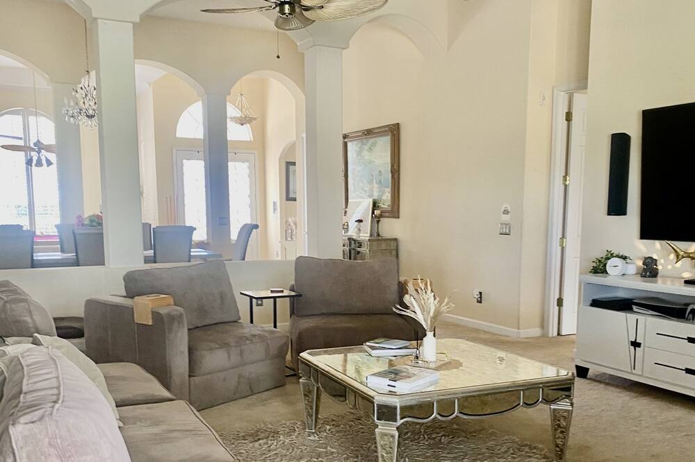 Photo of Livingroom in Metro West
