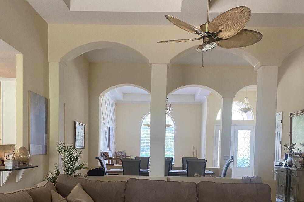 Photo of Livingroom in Metro West